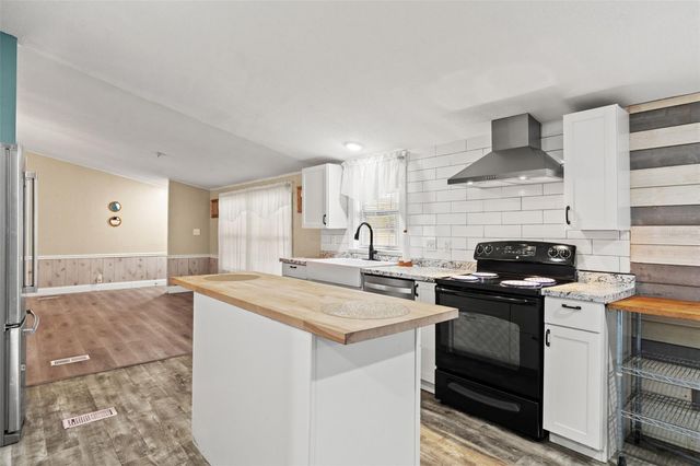 7876 RIDGE ROAD, Weeki Wachee, FL 34613