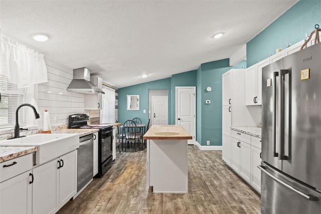 7876 RIDGE ROAD, Weeki Wachee, FL 34613