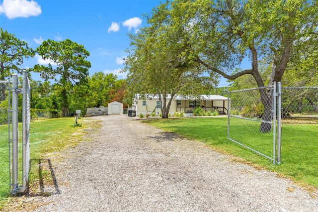 7876 RIDGE ROAD, Weeki Wachee, FL 34613