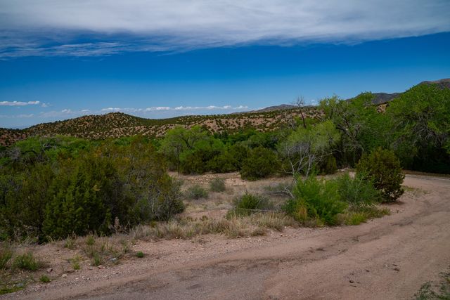 7 Rancho De Ortiz, Santa Fe, NM 87506