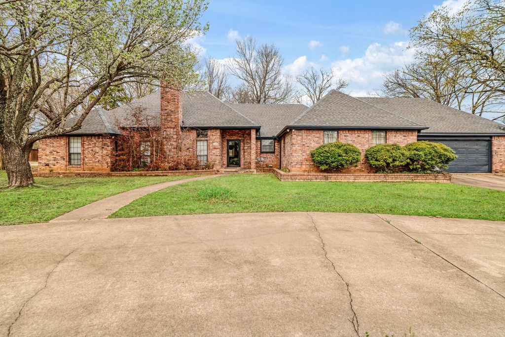 4315 Lakeshore Drive, Reno, TX 75462