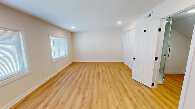 1052 Harrison Street, Milton, WV 25541