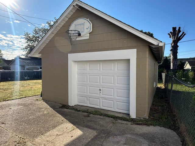 1052 Harrison Street, Milton, WV 25541