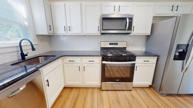 1052 Harrison Street, Milton, WV 25541