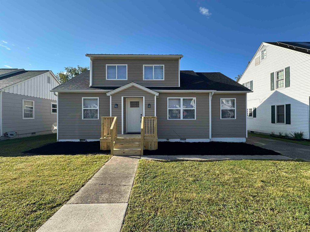 1052 Harrison Street, Milton, WV 25541