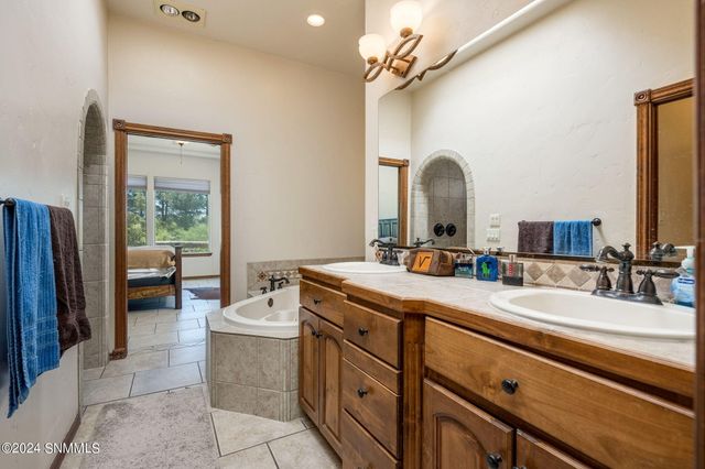 1536 fairway village Drive, Las Cruces, NM 88007