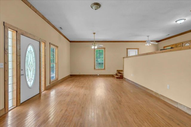 360 Dixon Cove Road, Sequatchie, TN 37374