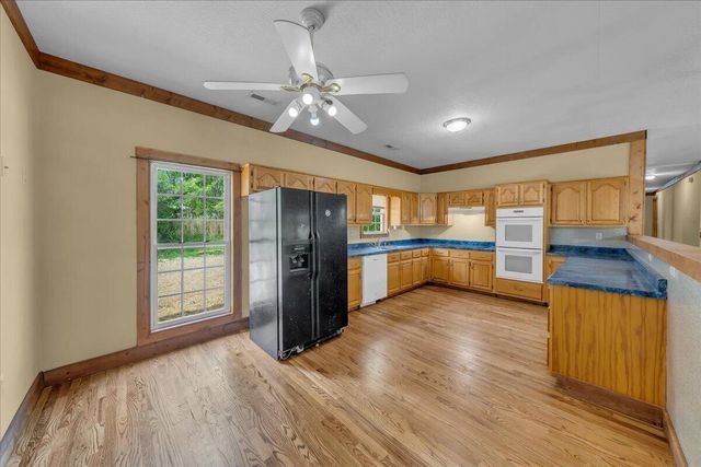 360 Dixon Cove Road, Sequatchie, TN 37374