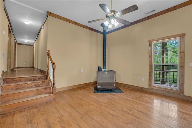 360 Dixon Cove Road, Sequatchie, TN 37374