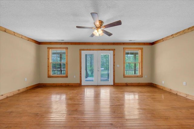360 Dixon Cove Road, Sequatchie, TN 37374