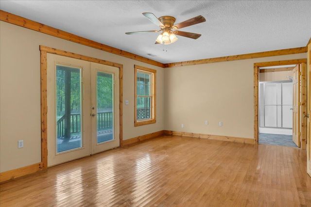 360 Dixon Cove Road, Sequatchie, TN 37374