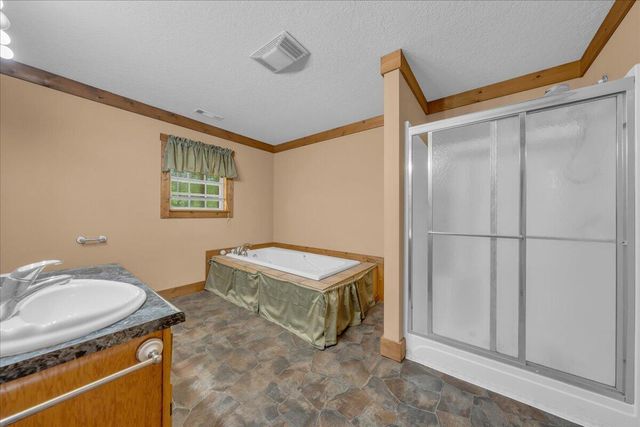 360 Dixon Cove Road, Sequatchie, TN 37374