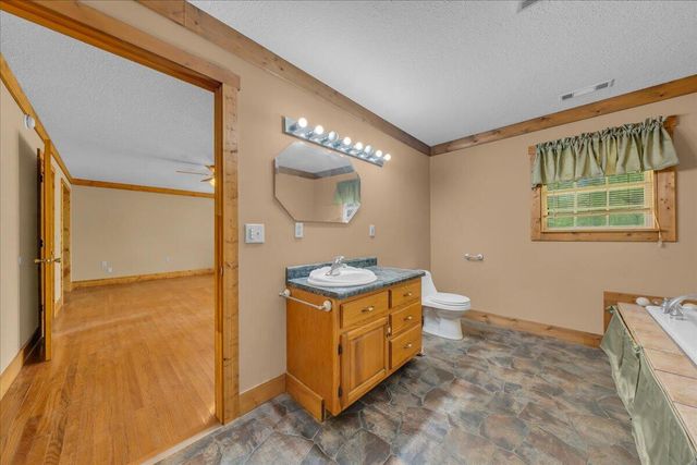 360 Dixon Cove Road, Sequatchie, TN 37374