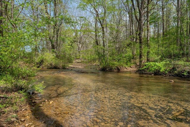 360 Dixon Cove Road, Sequatchie, TN 37374