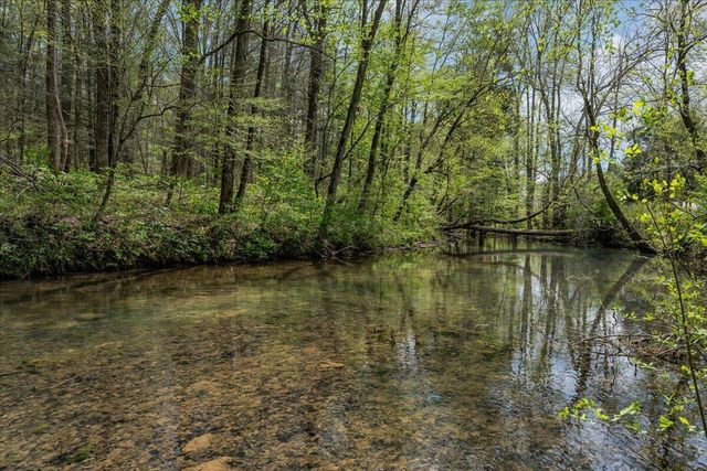 360 Dixon Cove Road, Sequatchie, TN 37374