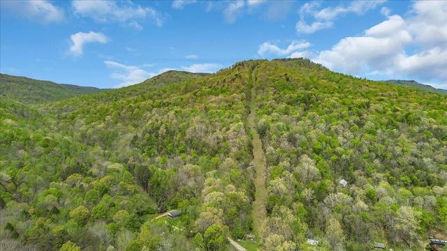 360 Dixon Cove Road, Sequatchie, TN 37374