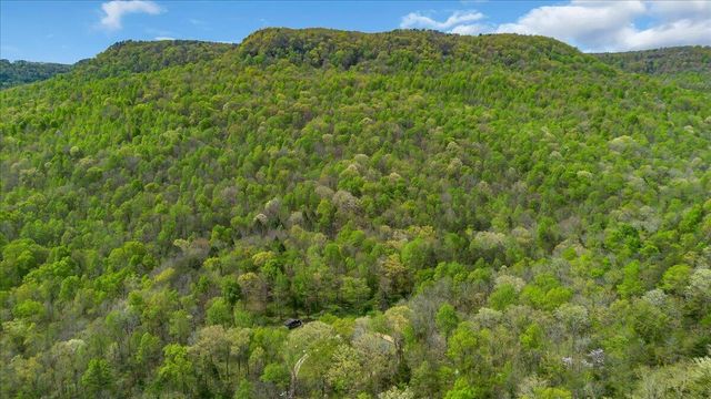 360 Dixon Cove Road, Sequatchie, TN 37374