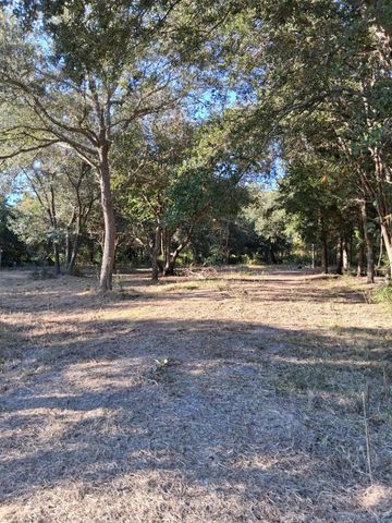 2155 Thomas Road, Winnie, TX 77665