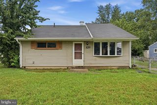 403 MILDRED AVE, Maple Shade, NJ 08052
