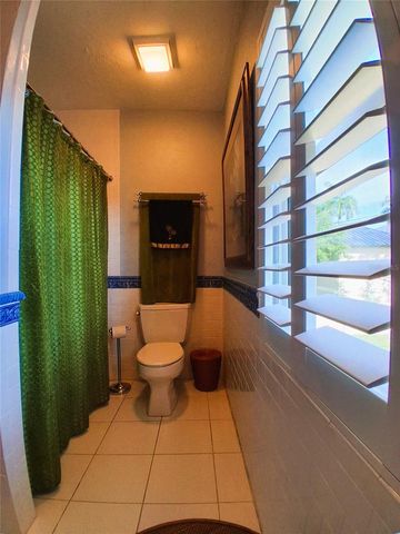 451 WOODLAND DRIVE, Sarasota, FL 34234