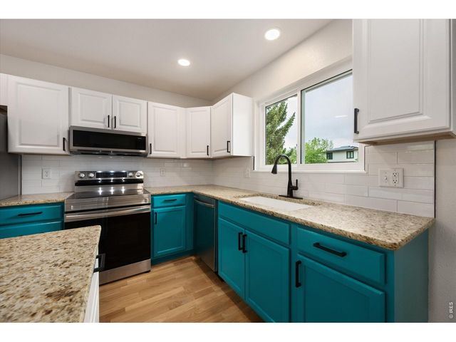 909 Willshire Dr, Fort Collins, CO 80521