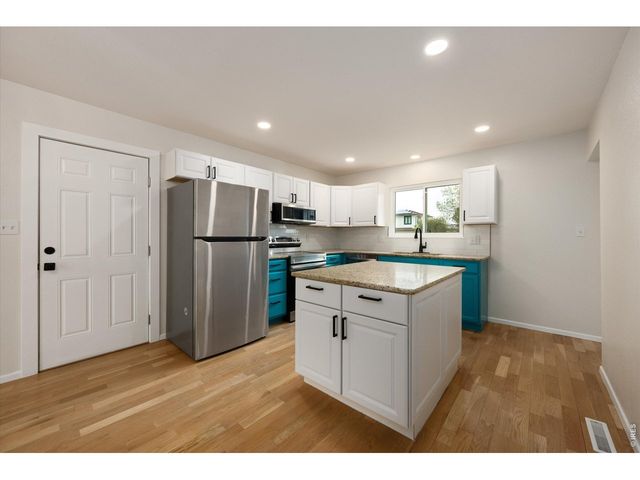 909 Willshire Dr, Fort Collins, CO 80521