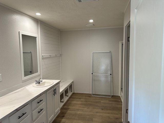 915 Arkansas River Drive, Granbury, TX 76048