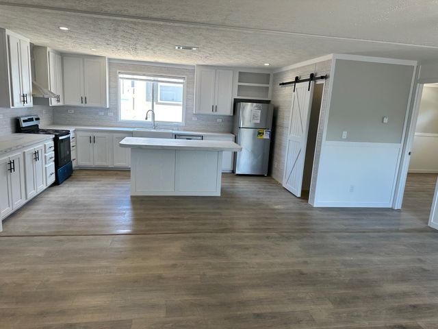 915 Arkansas River Drive, Granbury, TX 76048