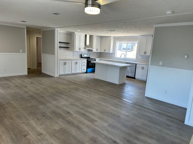 915 Arkansas River Drive, Granbury, TX 76048