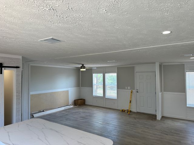 915 Arkansas River Drive, Granbury, TX 76048
