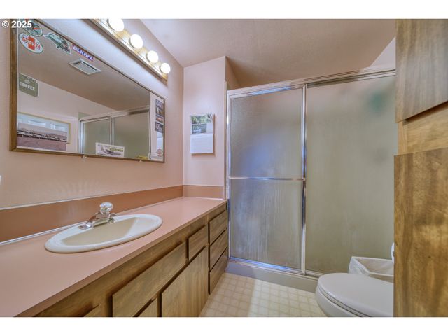 27001 Nw SAINT HELENS Rd, Scappoose, OR 97056