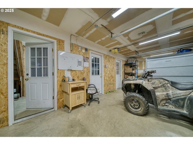 27001 Nw SAINT HELENS Rd, Scappoose, OR 97056