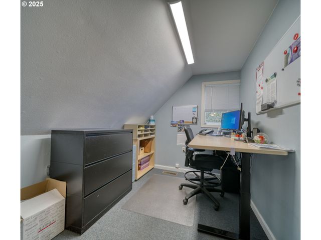 27001 Nw SAINT HELENS Rd, Scappoose, OR 97056