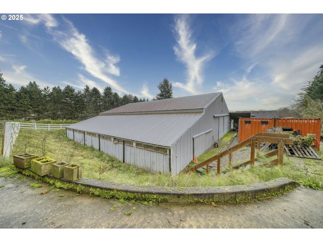 27001 Nw SAINT HELENS Rd, Scappoose, OR 97056