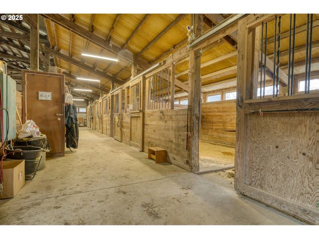 27001 Nw SAINT HELENS Rd, Scappoose, OR 97056