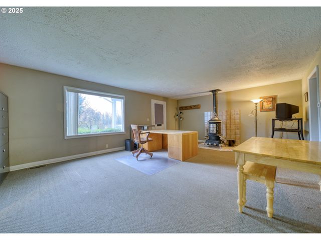 27001 Nw SAINT HELENS Rd, Scappoose, OR 97056