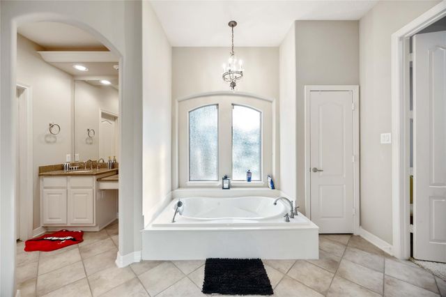 7602 Crystal Isle Lane, Humble, TX 77396