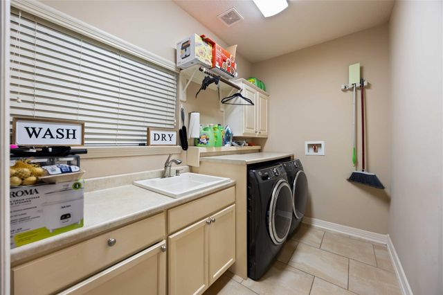 7602 Crystal Isle Lane, Humble, TX 77396