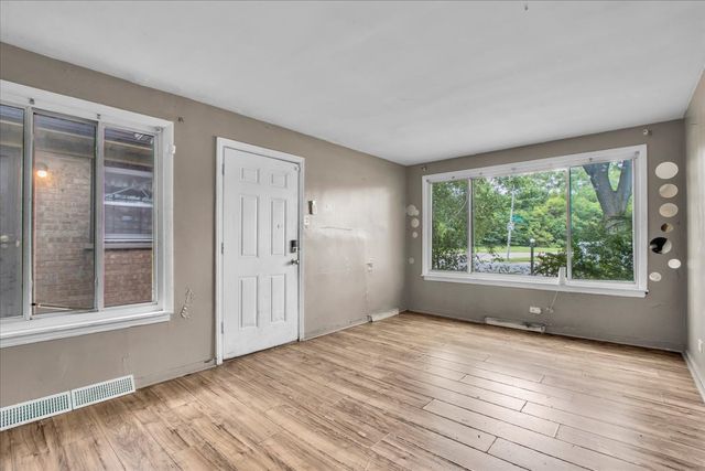 9302 S Rhodes Avenue, Chicago, IL 60619