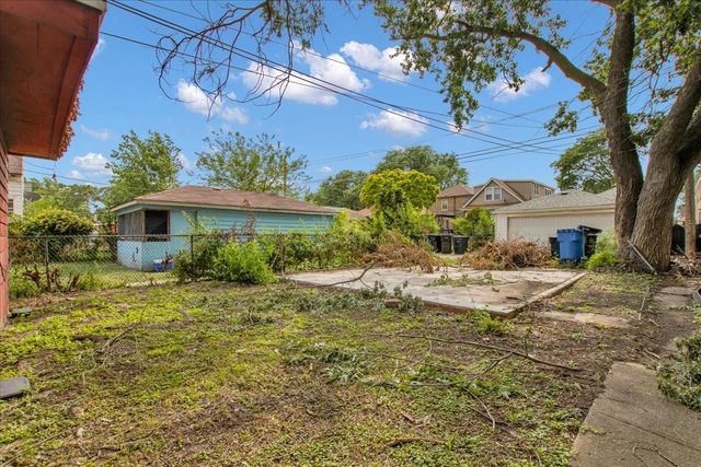 9302 S Rhodes Avenue, Chicago, IL 60619
