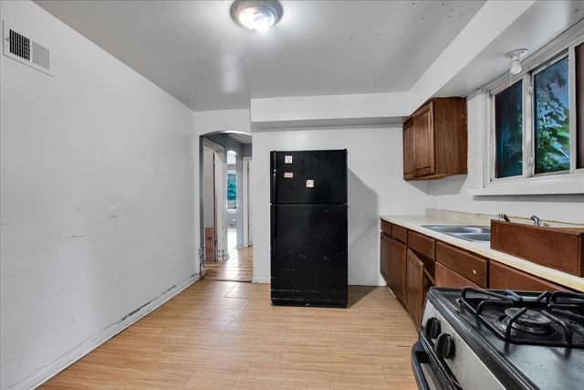 9302 S Rhodes Avenue, Chicago, IL 60619