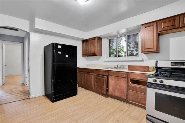 9302 S Rhodes Avenue, Chicago, IL 60619