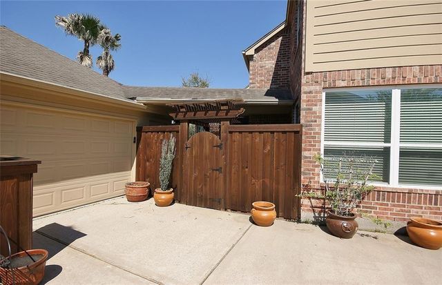 2905 Autumn Creek Drive, Friendswood, TX 77546