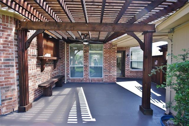 2905 Autumn Creek Drive, Friendswood, TX 77546