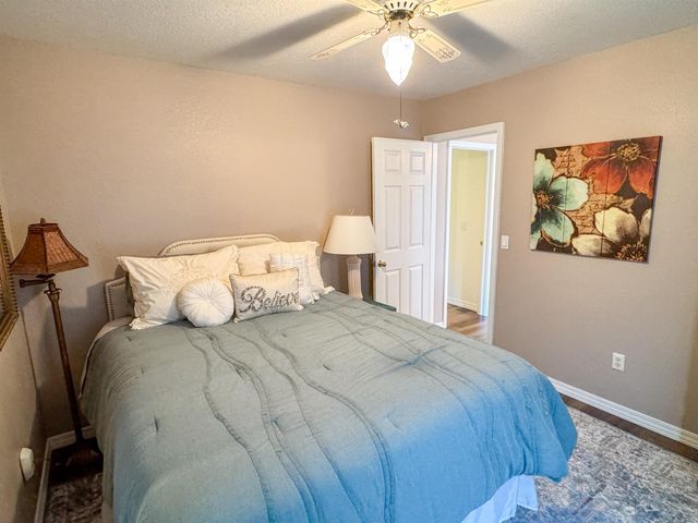 408 S Shore Dr, Horseshoe Bend, AR 72512