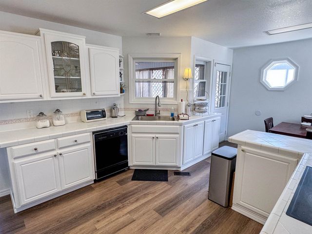 408 S Shore Dr, Horseshoe Bend, AR 72512