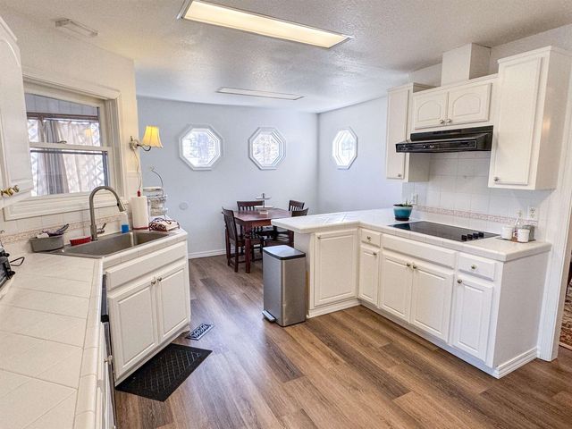 408 S Shore Dr, Horseshoe Bend, AR 72512
