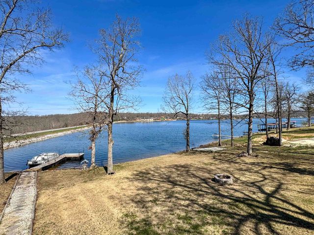 408 S Shore Dr, Horseshoe Bend, AR 72512