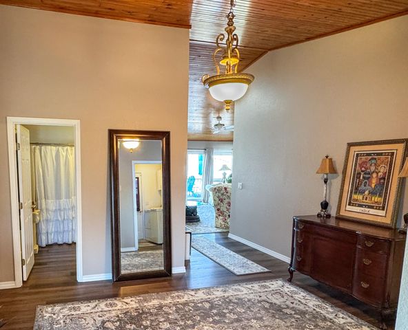 408 S Shore Dr, Horseshoe Bend, AR 72512