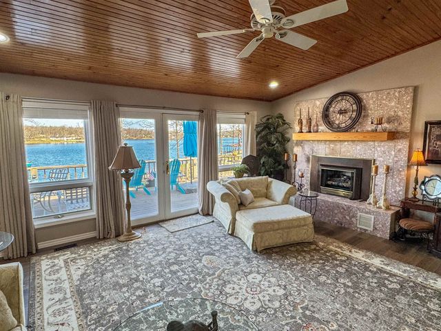 408 S Shore Dr, Horseshoe Bend, AR 72512
